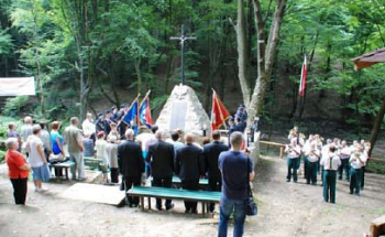 Msza św. za pomordowanych żołnierzy w lesie grabińskim w 72. rocznicę zbrodni